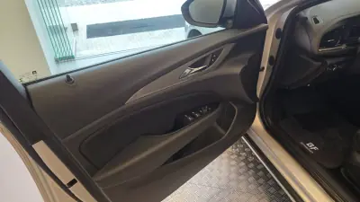 Opel Insignia Grand Sport 2018 - 12900 EUR, 149839 km - AUTO.MOTO.pt - 149839km - foto 28 de 49