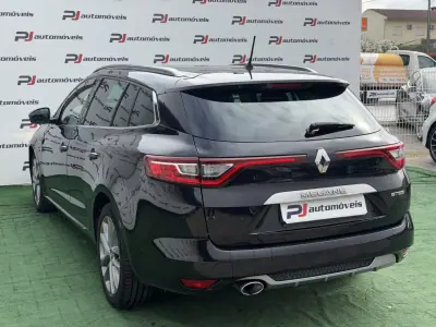 Renault Mégane 2019 - 15990 EUR, 122827 km - AUTO.MOTO.pt - 122827km - foto 9 de 21