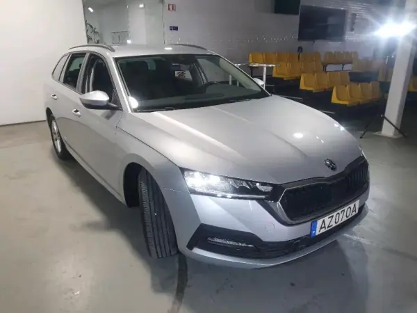 Skoda Octavia Break 2023 - 15999 EUR, 212121 km - AUTO.MOTO.pt - 212121km - foto 4 de 14
