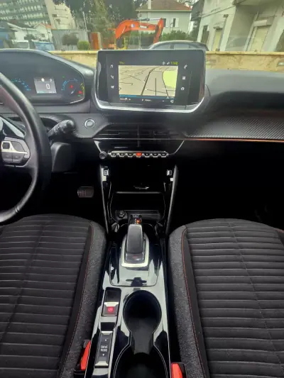 Peugeot e-208 2020 - 15750 EUR, 56000 km - AUTO.MOTO.pt - 56000km - foto 20 de 41