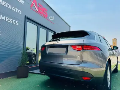 Jaguar F-Pace 2017 - 24999 EUR, 78000 km - AUTO.MOTO.pt - 78000km - foto 16 de 32