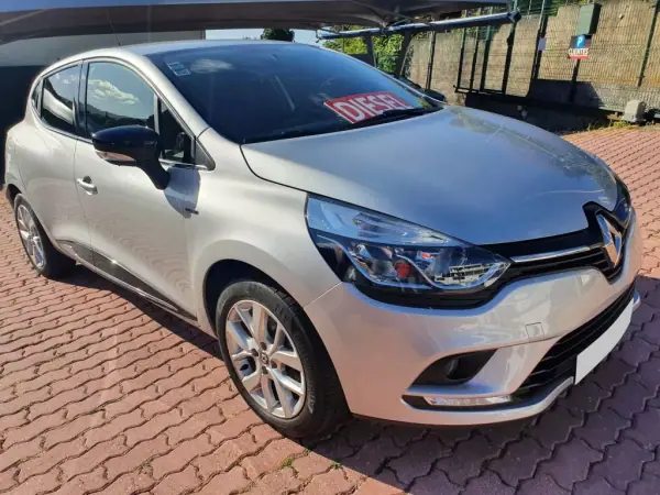 Renault Clio 2019 - 11950 EUR, 142000 km - AUTO.MOTO.pt - 142000km - foto 3 de 11