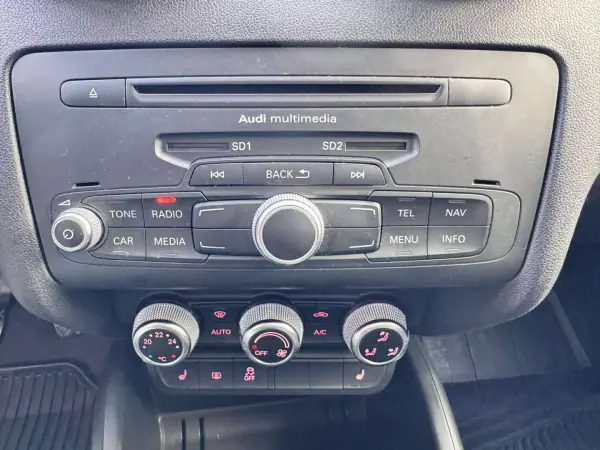 Audi A1 2014 - 12500 EUR, 194000 km - AUTO.MOTO.pt - 194000km - foto 12 de 17
