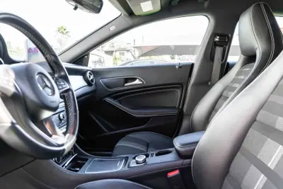 Mercedes-Benz CLA 180 2019 - 22990 EUR, 188150 km - AUTO.MOTO.pt - 188150km - foto 18 de 35