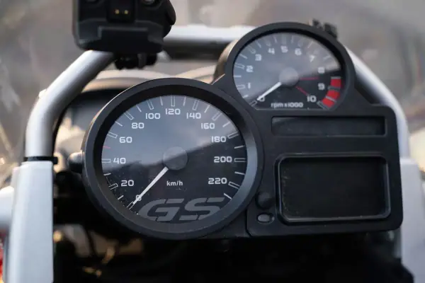 BMW R 12 Base 2010 - 9800 EUR, 50000 km - AUTO.MOTO.pt - 50000km - foto 11 de 20