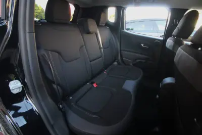 Jeep Renegade 2022 - 18990 EUR, 99500 km - 99500km - foto 26 de 49