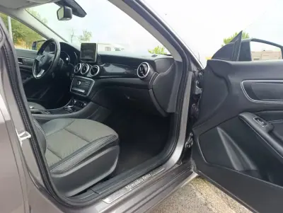 Mercedes-Benz CLA 180 2017 — foto 6 de 22