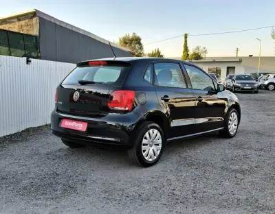 Volkswagen Polo 2011 - 7490 EUR, 120850 km - AUTO.MOTO.pt - 120850km - foto 10 de 21