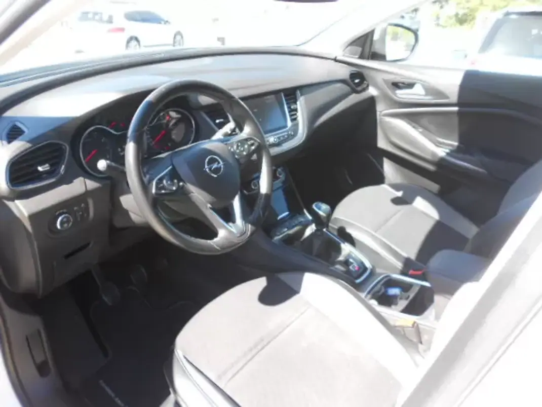 Opel Grandland 2019 - 14900 EUR, 102526 km - 102526km - foto 13 de 17