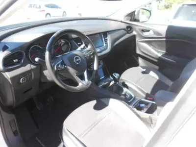 Opel Grandland 2019 - 14900 EUR, 102526 km - 102526km - foto 13 de 17
