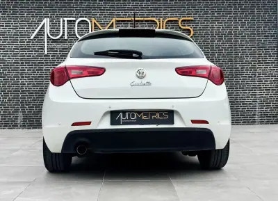 Alfa Romeo Giulietta 2012 - 8750 EUR, 225000 km - 225000km - foto 5 de 8