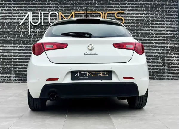 Alfa Romeo Giulietta 2012 - 8750 EUR, 225000 km - 225000km - foto 5 de 8