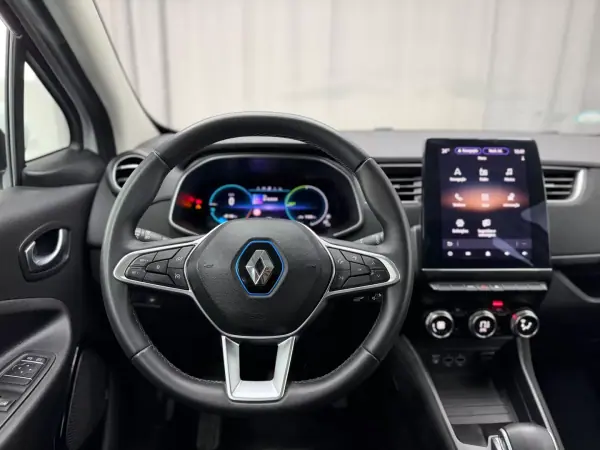 Renault Zoe 2020 - 16750 EUR, 11800 km - AUTO.MOTO.pt - 11800km - foto 16 de 25