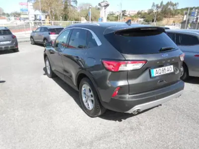 Ford Kuga 2022 - 21500 EUR, 31990 km - AUTO.MOTO.pt - 31990km - foto 5 de 14