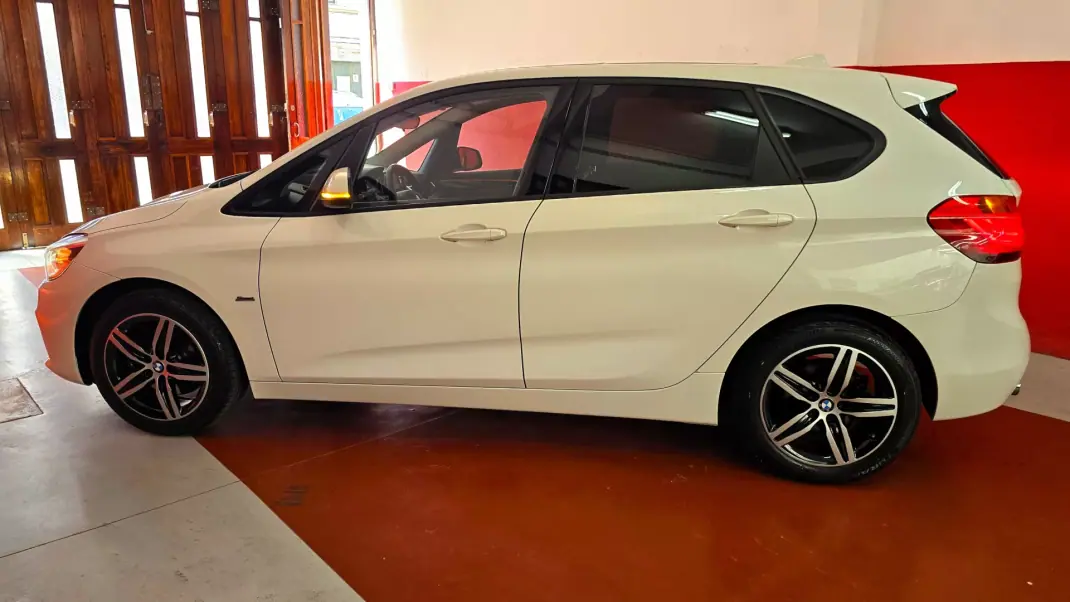 BMW 216 Active Tourer 2017 - 16990 EUR, 118407 km - AUTO.MOTO.pt - 118407km - foto 11 de 72