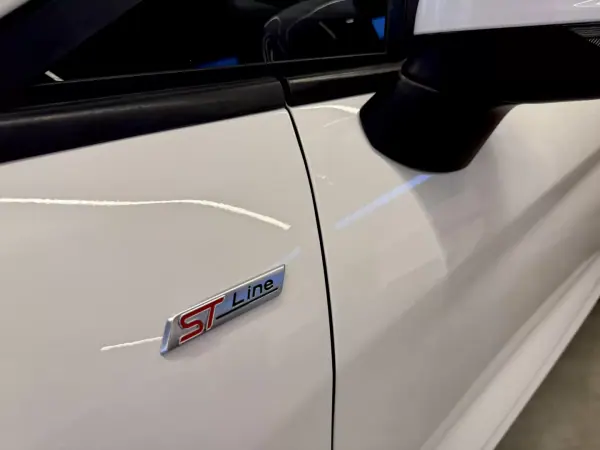 Ford Fiesta 2018 - 11000 EUR, 146800 km - AUTO.MOTO.pt - 146800km - foto 68 de 78