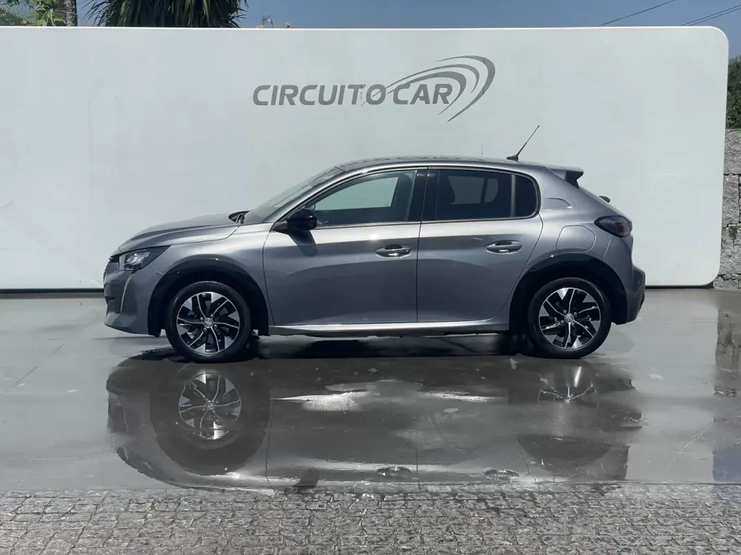 Peugeot e-208 2023 - 18500 EUR, 57554 km - 57554km - foto 2 de 39