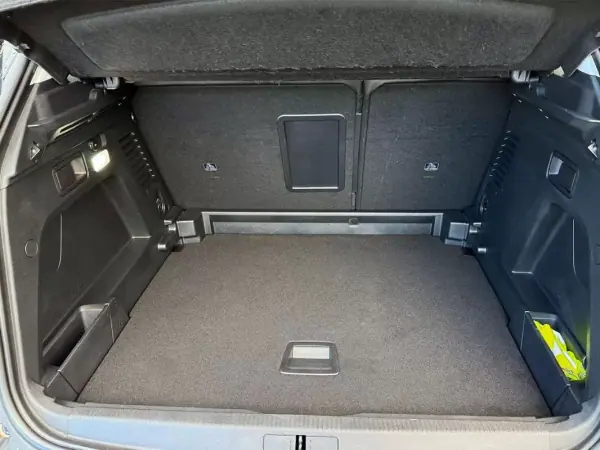 Peugeot 3008 2018 - 16900 EUR, 78000 km - AUTO.MOTO.pt - 78000km - foto 15 de 15