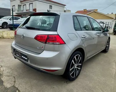 Volkswagen Golf 2016 - 18900 EUR, 98000 km - AUTO.MOTO.pt - 98000km - foto 21 de 27