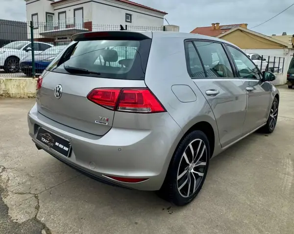Volkswagen Golf 2016 - 18900 EUR, 98000 km - AUTO.MOTO.pt - 98000km - foto 21 de 27
