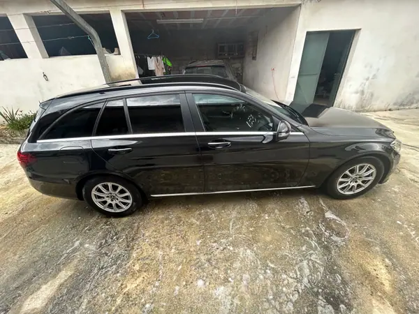 Mercedes-Benz C 180 2019 - 16500 EUR, 215000 km - AUTO.MOTO.pt - 215000km - foto 8 de 13