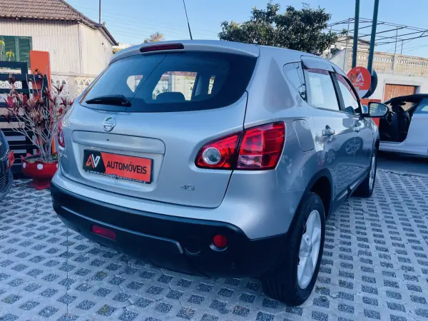 Nissan Qashqai 2008 - 7950 EUR, 222875 km - AUTO.MOTO.pt - 222875km - foto 7 de 12