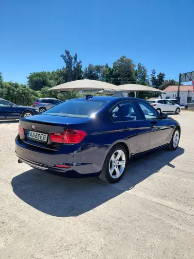 BMW 318 2014 - 12900 EUR, 235000 km - AUTO.MOTO.pt - 235000km - foto 11 de 11