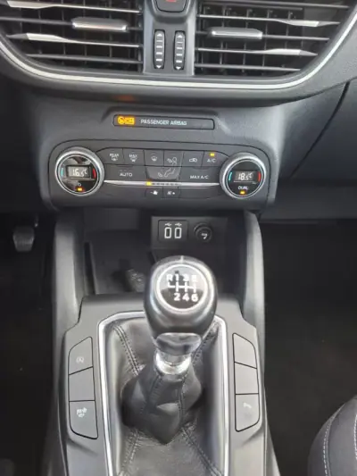Ford Kuga 2021 - 21000 EUR, 59800 km - AUTO.MOTO.pt - 59800km - foto 21 de 36