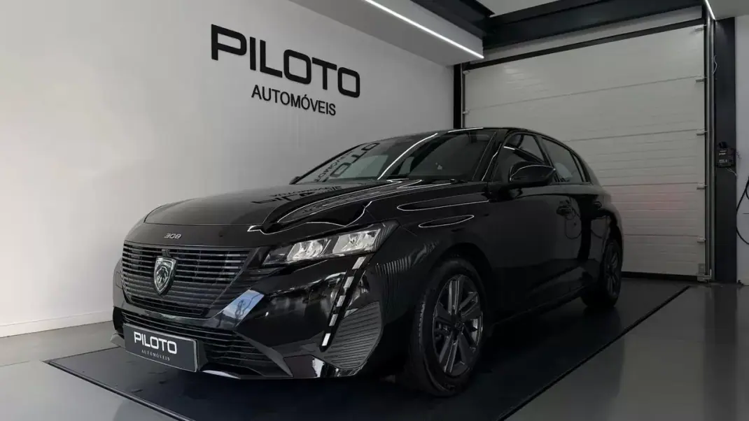 Peugeot 308 2021 - 17490 EUR, 103798 km - AUTO.MOTO.pt - 103798km - foto 1 de 28