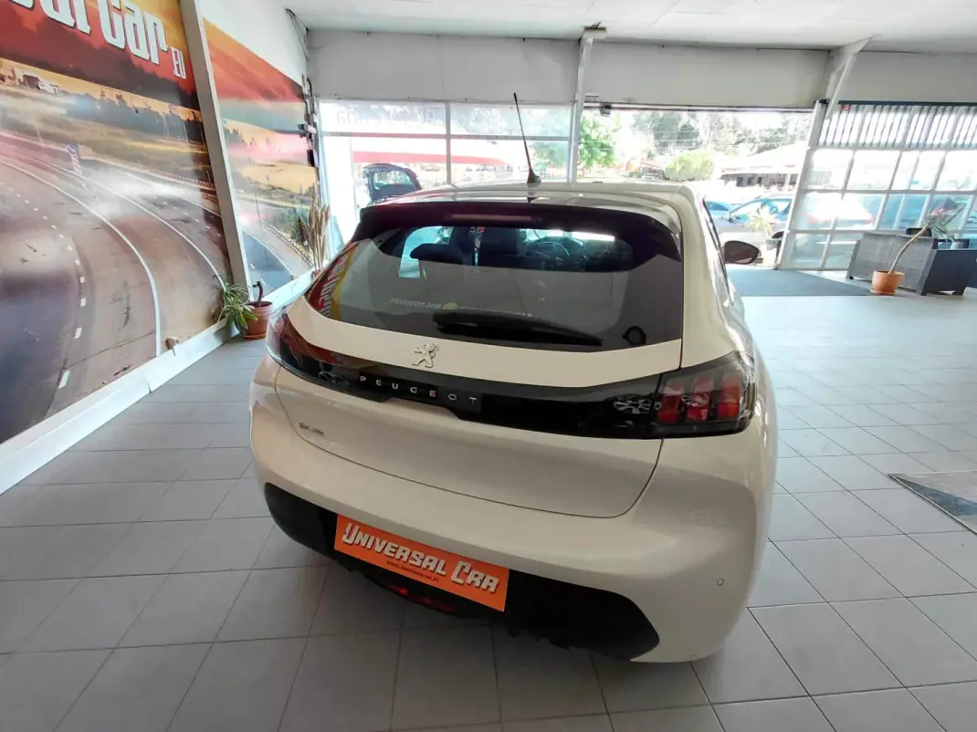 Peugeot 208 2021 - 13900 EUR, 95000 km - AUTO.MOTO.pt - 95000km - foto 5 de 20