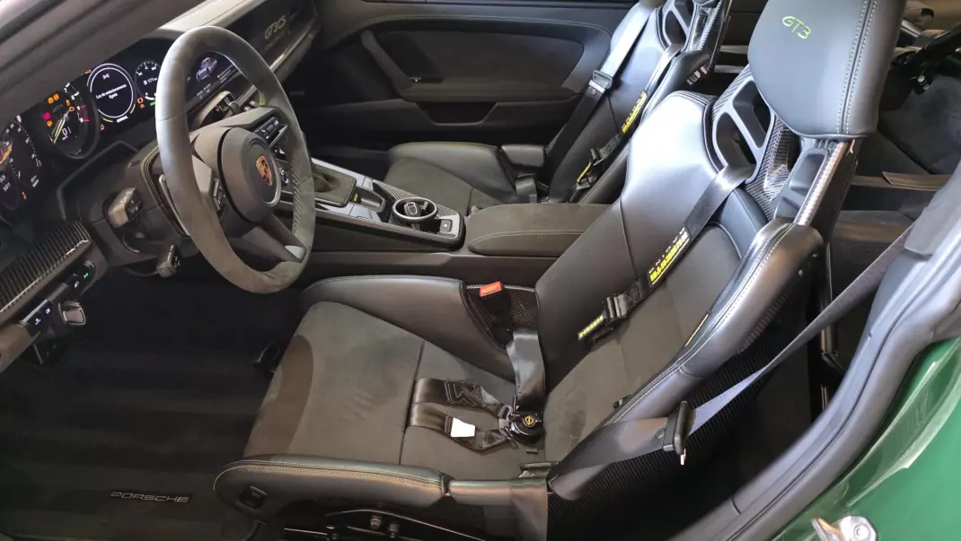 Porsche 992 2021 - 235000 EUR, 15666 km - AUTO.MOTO.pt - 15666km - foto 6 de 61