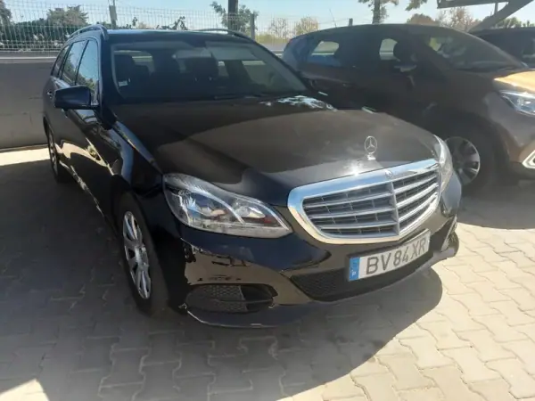 Mercedes-Benz E 200 2016 - 20900 EUR, 180000 km - AUTO.MOTO.pt - 180000km - foto 3 de 10
