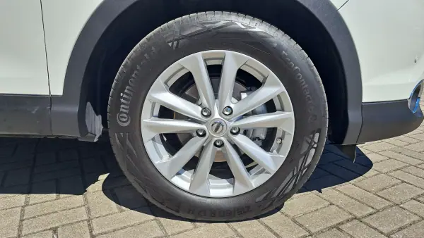 Nissan Qashqai 2014 - 12900 EUR, 133286 km - AUTO.MOTO.pt - 133286km - foto 28 de 28