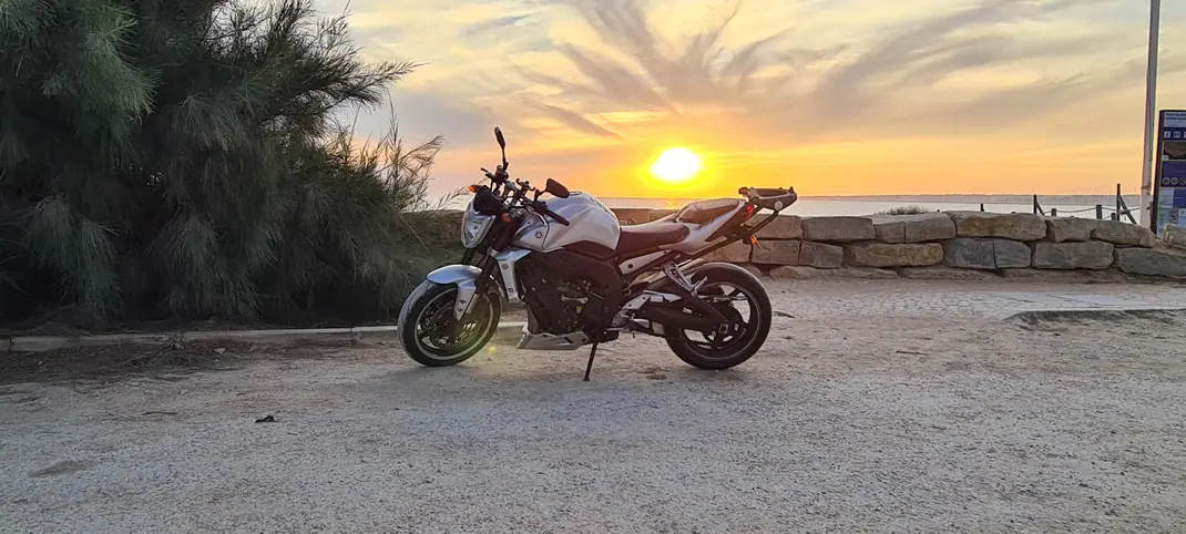Yamaha FZ1-N 2009 - 4500 EUR, 77000 km - 77000km - foto 2 de 11