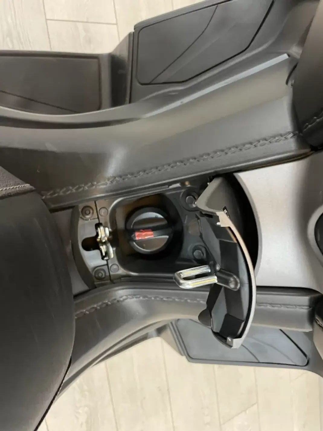 Yamaha XMAX 2017 - 3950 EUR, 9400 km - 9400km - foto 19 de 19