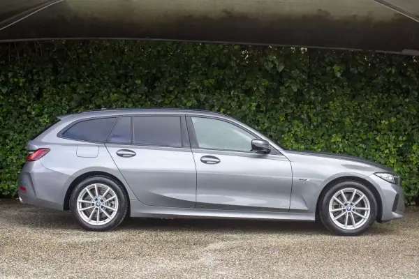 BMW 320 2022 - 27500 EUR, 70700 km - AUTO.MOTO.pt - 70700km - foto 6 de 19