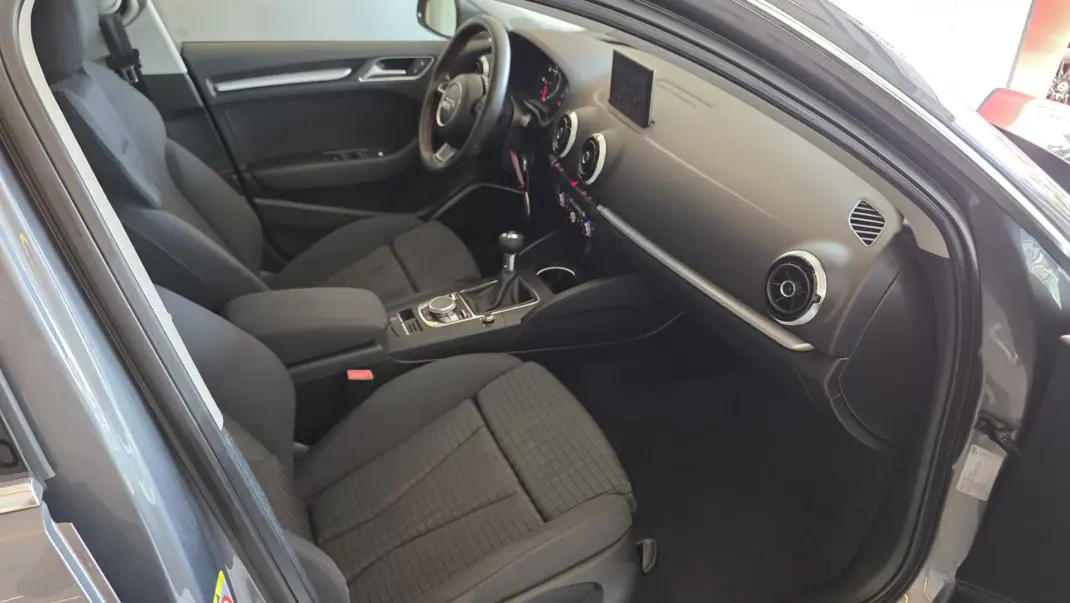 Audi A3 Sportback 2013 - 9900 EUR, 274066 km - AUTO.MOTO.pt - 274066km - foto 48 de 58