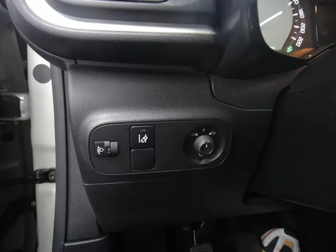 Citroën C3 2020 - 10990 EUR, 39000 km - AUTO.MOTO.pt - 39000km - foto 20 de 24