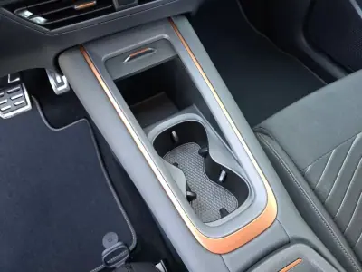 Cupra Born 2024 - 32400 EUR, 12000 km - AUTO.MOTO.pt - 12000km - foto 22 de 34