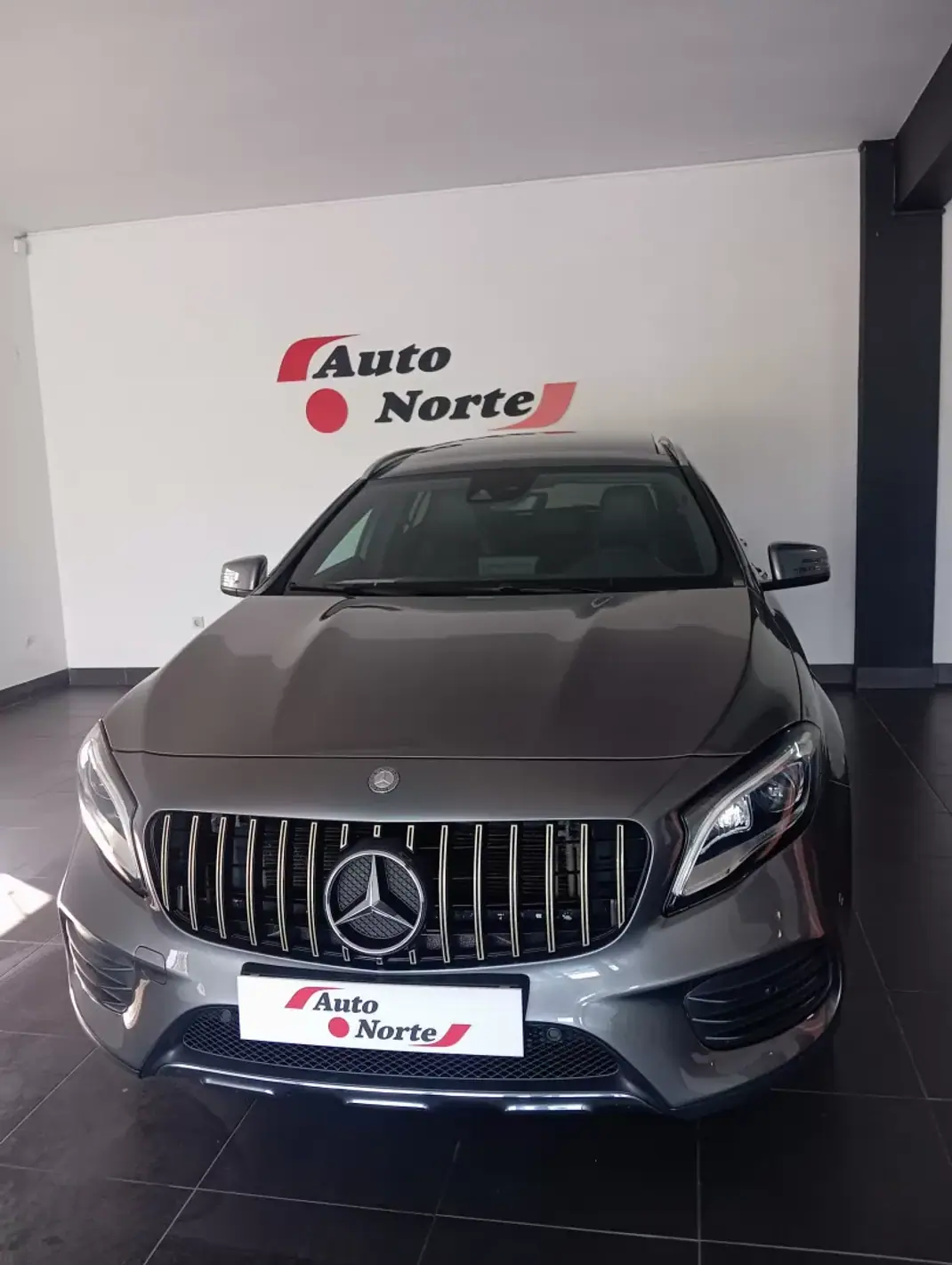 Mercedes-Benz GLA 220 2018 - 27500 EUR, 105000 km - AUTO.MOTO.pt - 105000km - foto 2 de 39