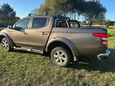 Mitsubishi L200 2017 - 19950 EUR, 217000 km - foto 4 de 15