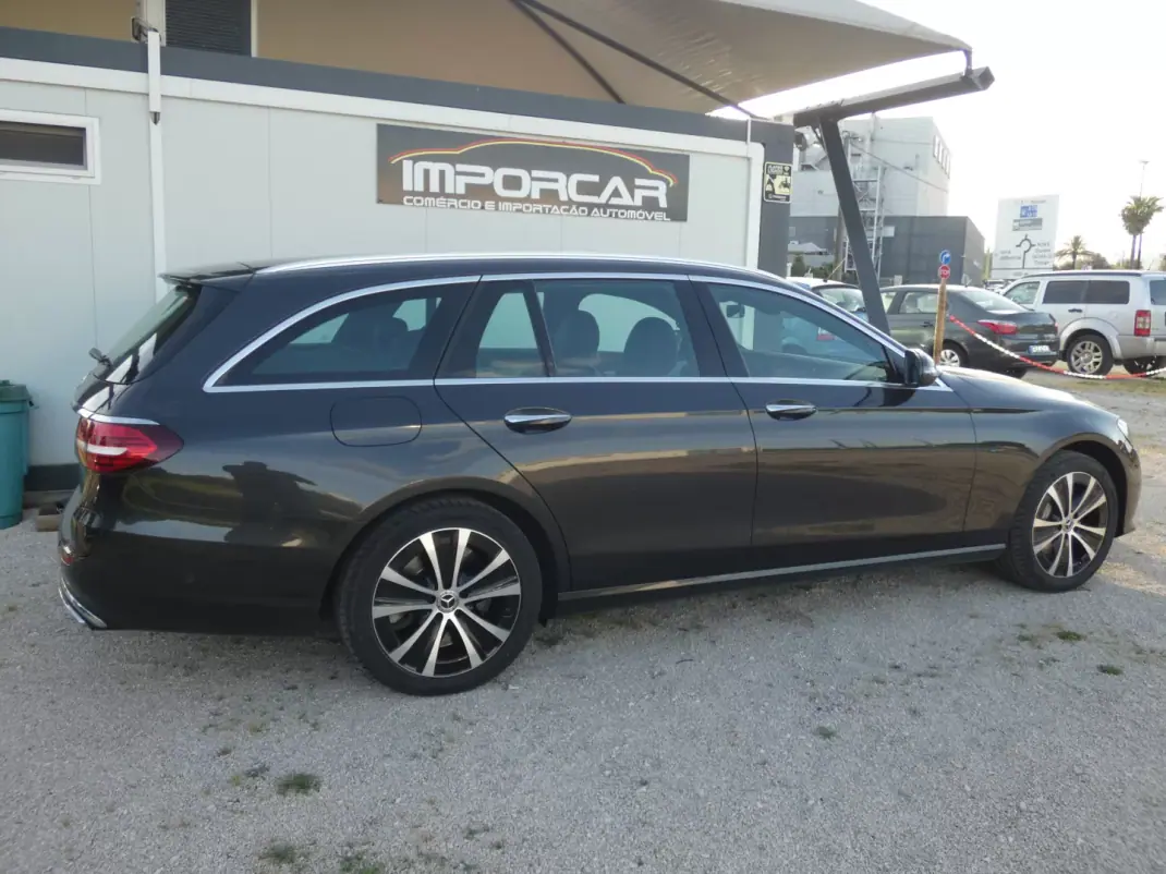 Mercedes-Benz E 300 2020 - 28500 EUR, 217000 km - AUTO.MOTO.pt - 217000km - foto 2 de 39