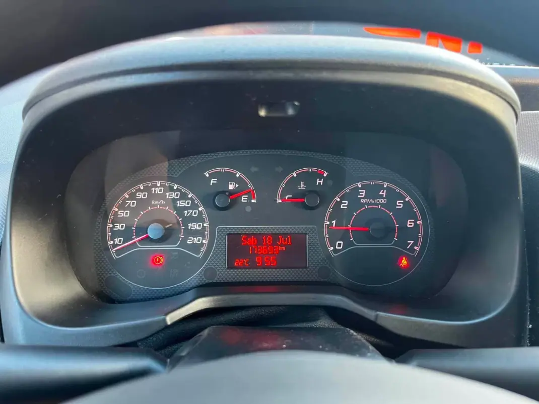 Fiat Fiorino 2019 - 8500 EUR, 173290 km - 173290km - foto 6 de 15