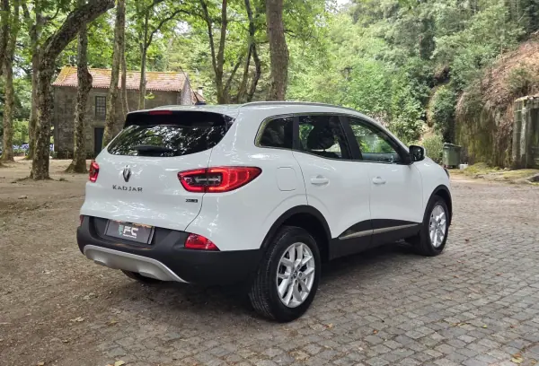 Renault Kadjar 2017 - 13900 EUR, 101000 km - AUTO.MOTO.pt - 101000km - foto 8 de 20
