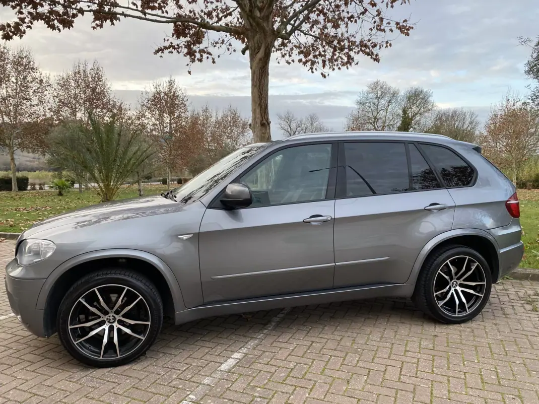 BMW X5 2013 - 23965 EUR, 239000 km - AUTO.MOTO.pt - 239000km - foto 2 de 32