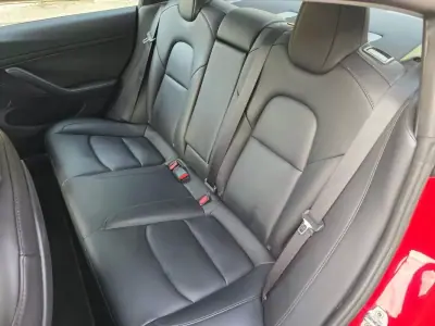 Tesla Model 3 2021 - 27499 EUR, 74631 km - 74631km - foto 24 de 34