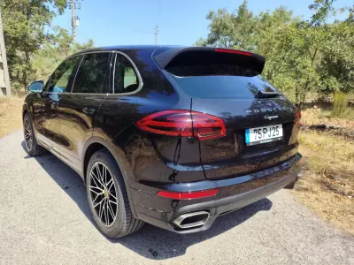 Porsche Cayenne 2015 - 35900 EUR, 206900 km - AUTO.MOTO.pt - 206900km - foto 12 de 27