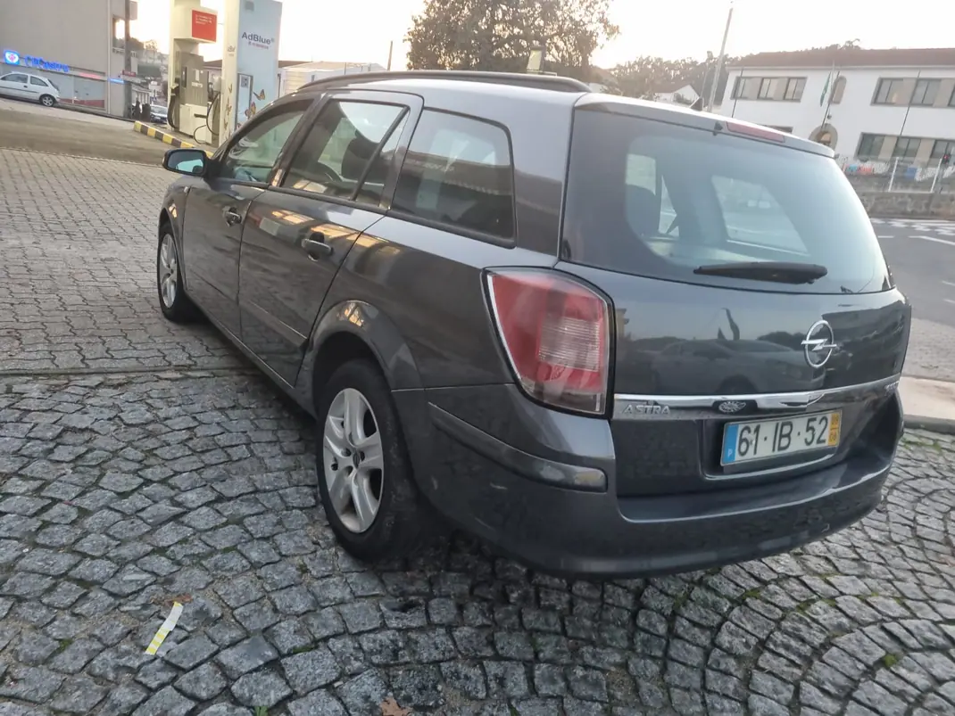 Opel Astra 2009 - 3999 EUR, 158000 km - AUTO.MOTO.pt - 158000km - foto 6 de 15