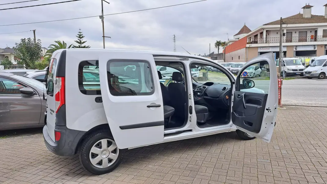 Renault TRAFIC L2H1 125CV 2019 - 19900 EUR, 106110 km - AUTO.MOTO.pt - 106110km - foto 3 de 24