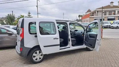Renault TRAFIC L2H1 125CV 2019 - 19900 EUR, 106110 km - AUTO.MOTO.pt - 106110km - foto 3 de 24